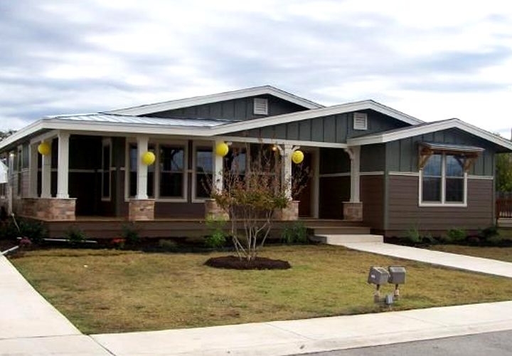 Modern Triple Wide Exterior Mobile Home with Stone Accent Columns