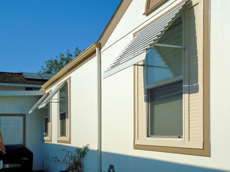 Multiple Exterior Aluminum Slatted Window Shades