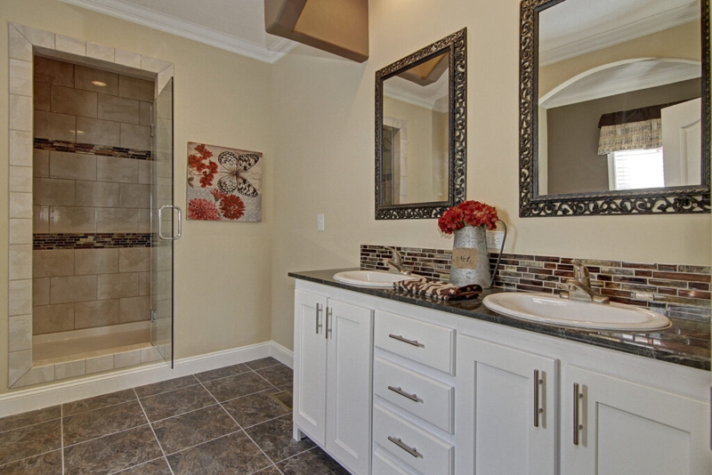 Ornate Mirrors Double Vanity Traditional Master Bathroom Design