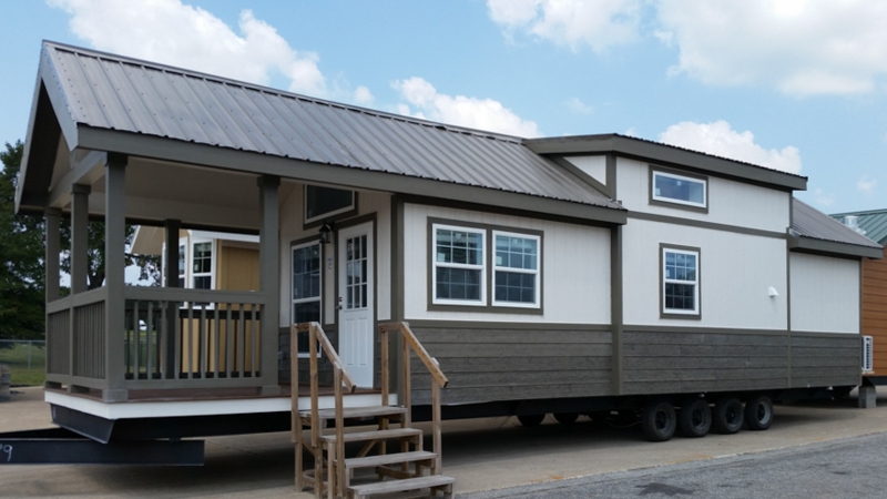 Park Model Home Two Tone Cream Taupe Siding Clerestory Windows Porch