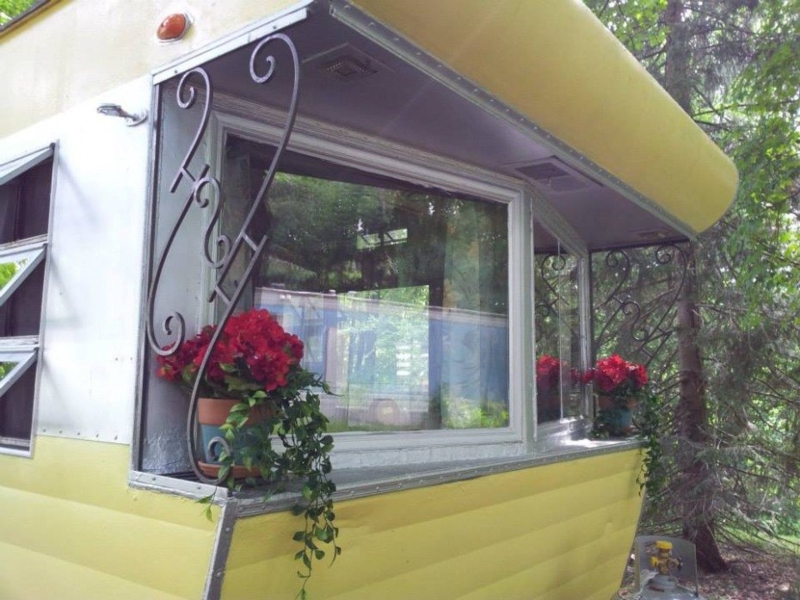 Recreational Vehicle Retro Yellow Siding Decorative Scrollwork