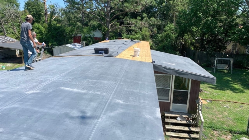 Roof EPDM Rubber Roofing Installation For Flat Mobile Home