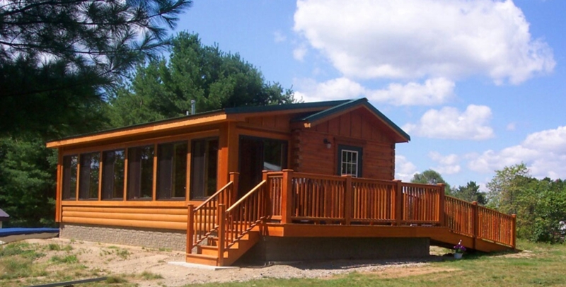 Small Log Cabin with Screened In Porch and Deck