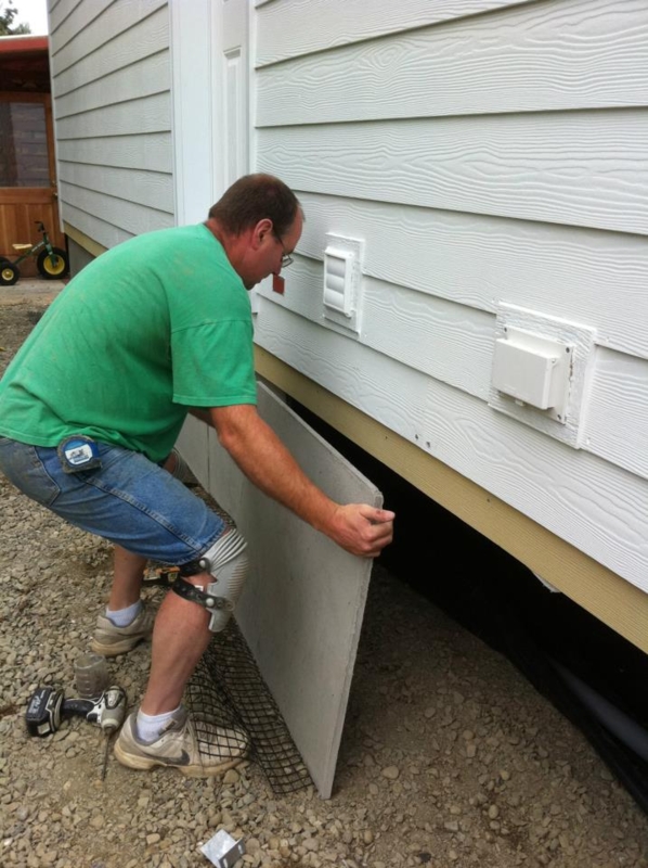 Smooth Mobile Home Underpinning Panels with Integrated Pest Mesh