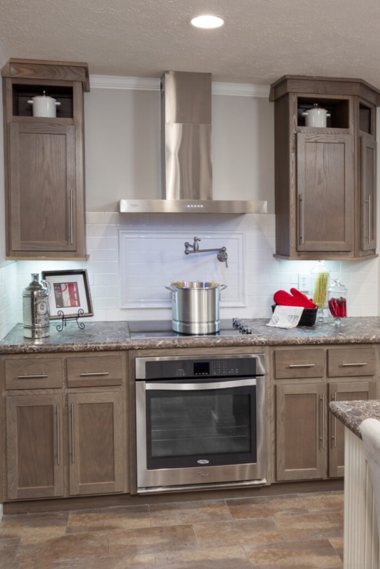 Wood Shaker Kitchen Cabinets with Pot Filler Faucet