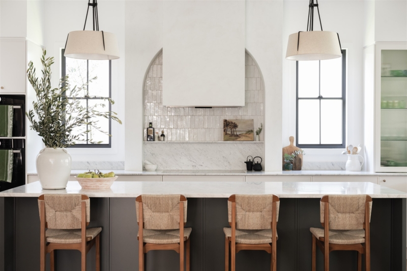 Arched Hood Niche Kitchen: Vertical Stacked Tile Backsplash