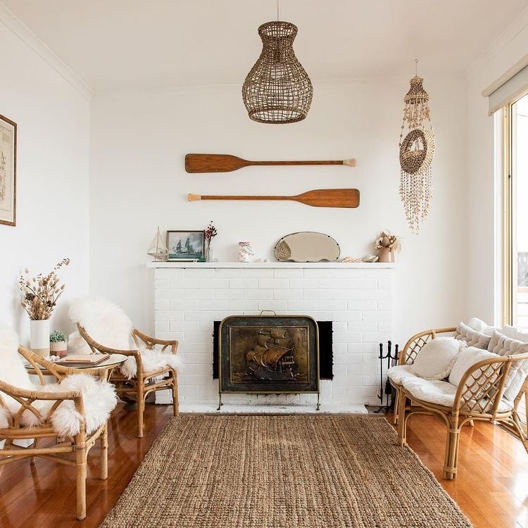 Coastal Living Room Wall Mounted Oars & Rattan Furniture Set