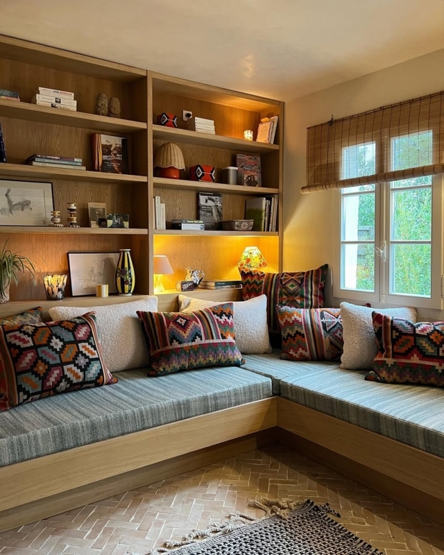 Cozy Corner Reading Nook with Kilim Pillow Mix and Built-ins