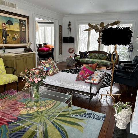 Eclectic Living Room: Acrylic Coffee Table & Feathered Floor Lamp
