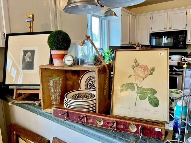 Farmhouse Decor Vignette: Repurposed Antique Level Coat Rack & Crate