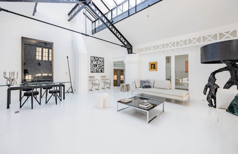 Industrial Living Room Design: Black Metal Trusses & White Glossy Floor