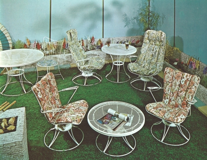 Patio Furniture Set Wire Frame Swivel Base Floral Cushions Retro