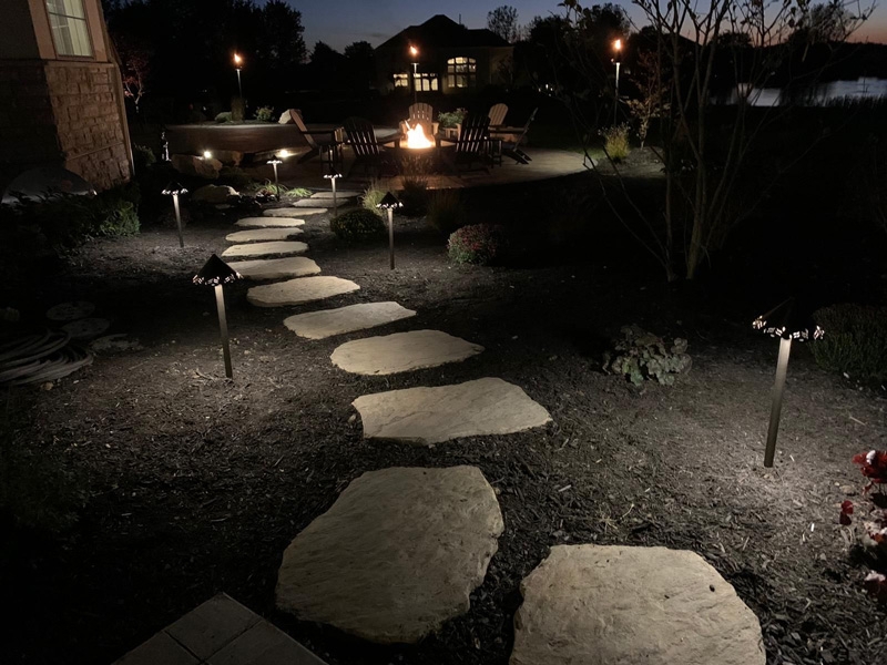 Perforated Shade Path Lights with Mushroom Cap for Decorative Lighting