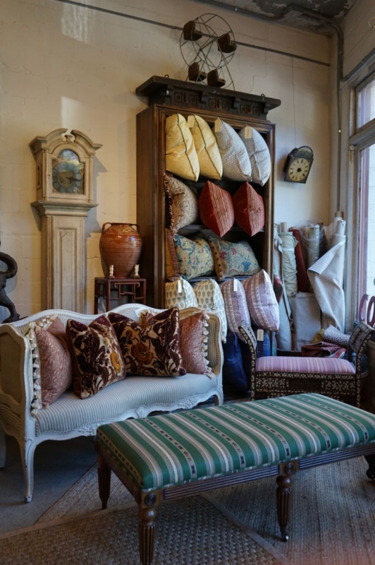 Striped Upholstery Settee & Oversized Ottoman Styling