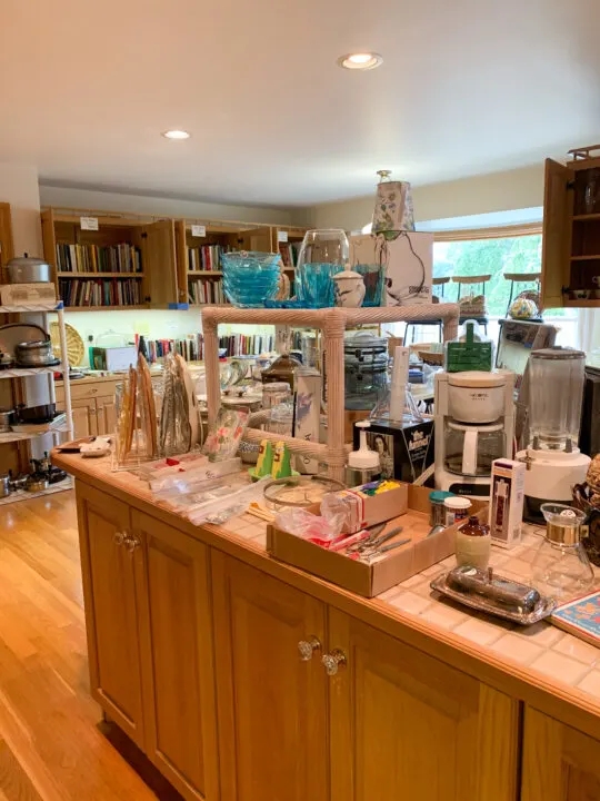 Traditional Kitchen with Integrated Bookshelves & Honey Oak Cabinets