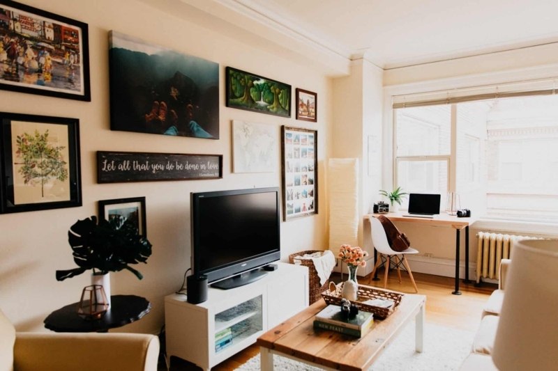 Travel Gallery Wall Layout Ideas for Small Spaces