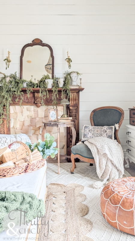 Vintage Cottage Living Room with Scalloped Jute Runner